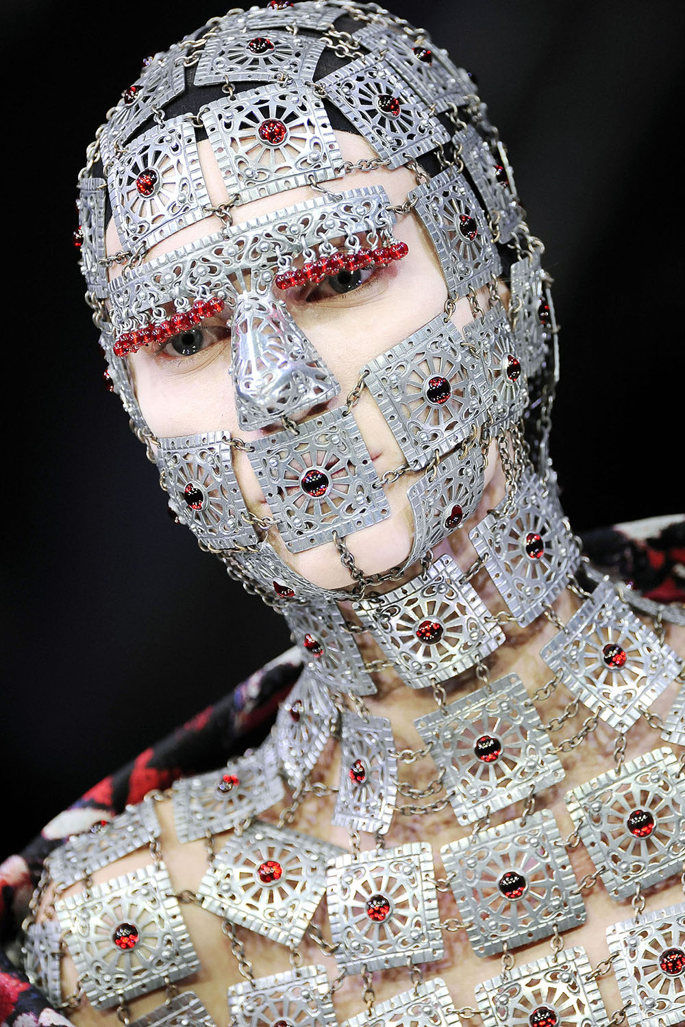 Extraordinary, Extreme, Sublime: The Savage Beauty of Alexander McQueen – visuology